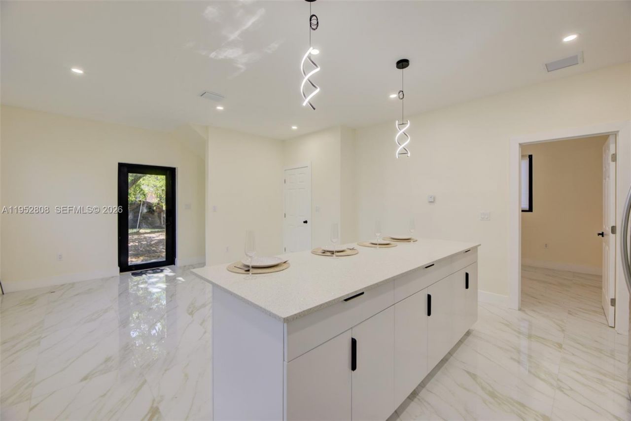 742 NW 70th St, Miami, FL 33150 Photo