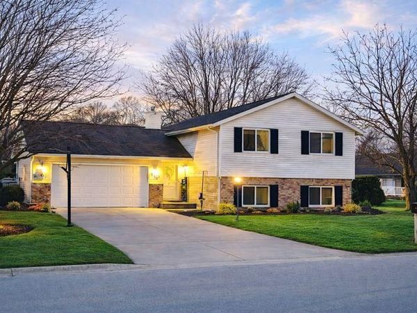 828 PLEASANT WAY, Seymour, WI 54165