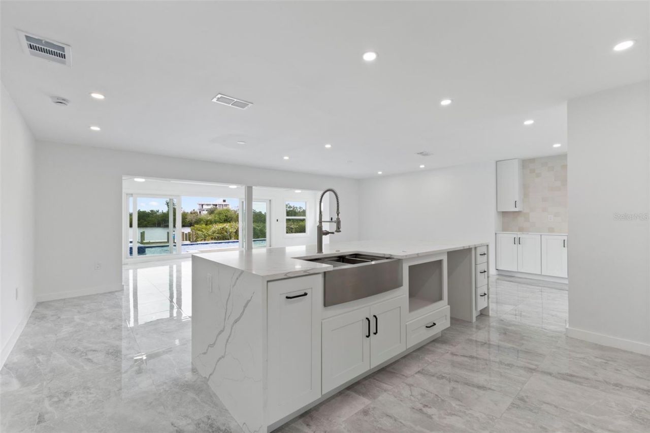 910 Bayshore Drive, Terra Ceia, FL 34250 Photo