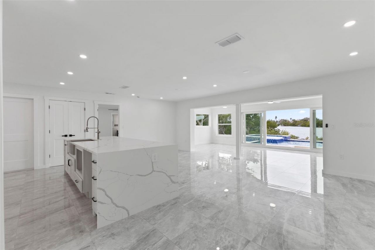 910 Bayshore Drive, Terra Ceia, FL 34250 Photo