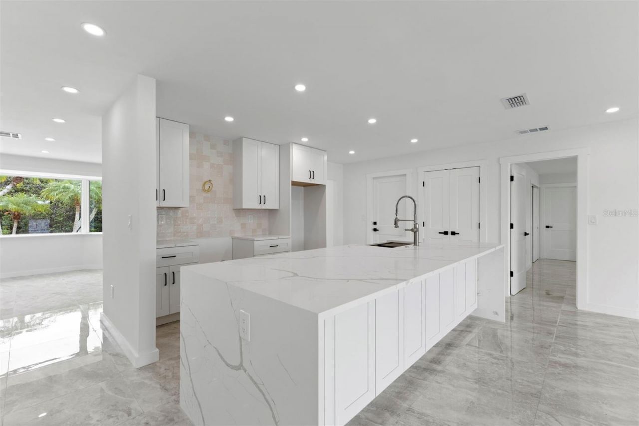 910 Bayshore Drive, Terra Ceia, FL 34250 Photo