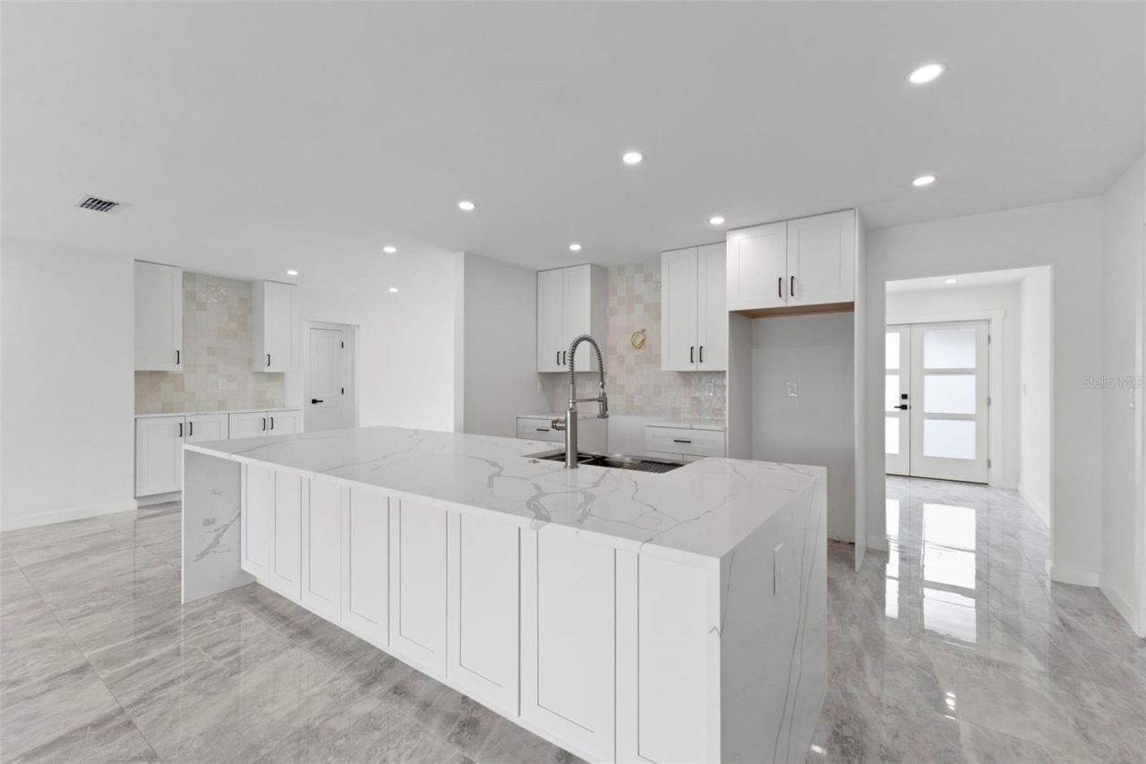 910 Bayshore Drive, Terra Ceia, FL 34250 Photo