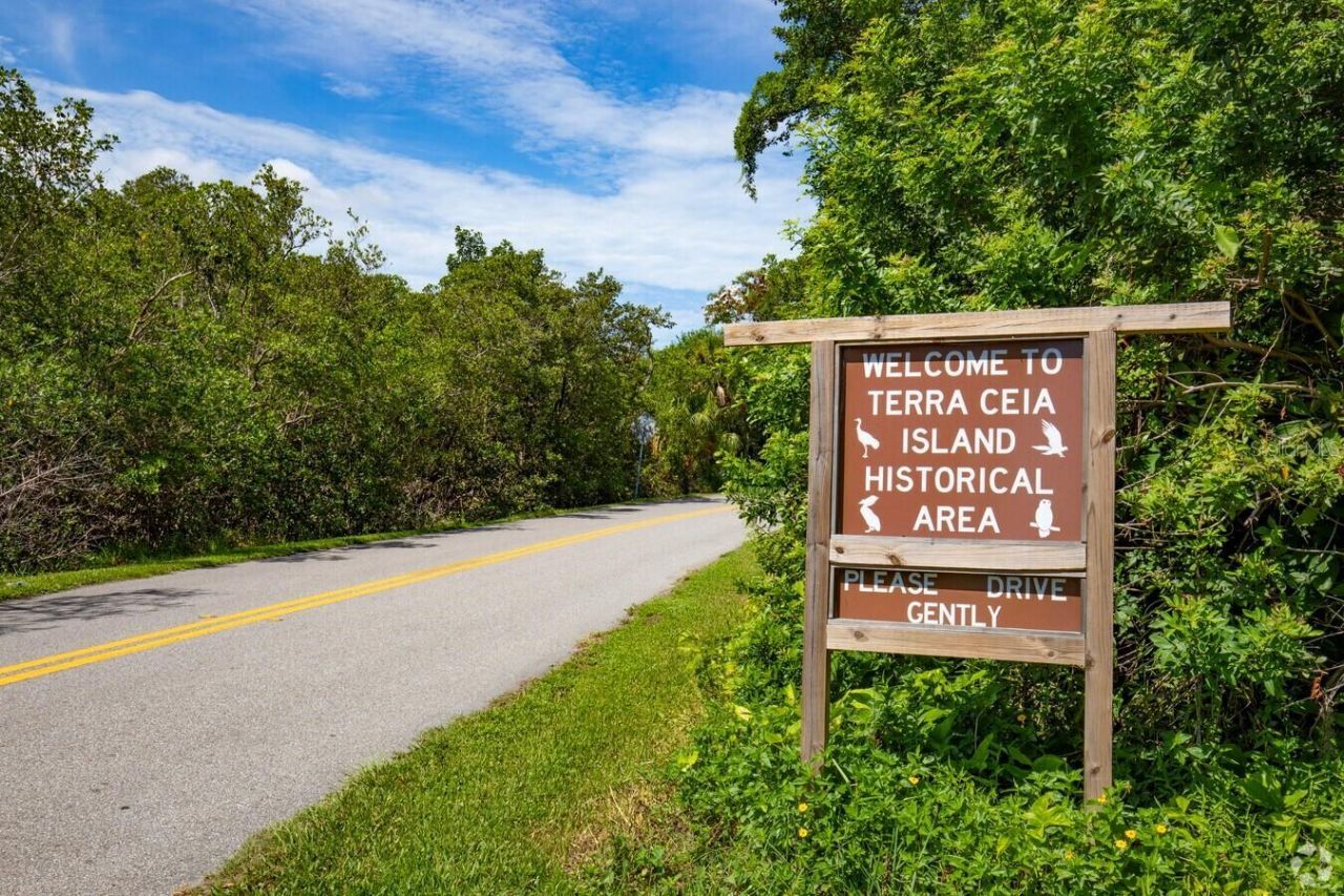 910 Bayshore Drive, Terra Ceia, FL 34250 Photo