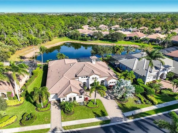 7788 Classics DR, NAPLES, FL 34113
