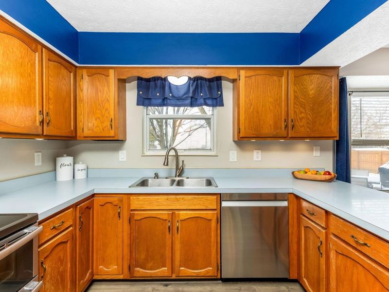 7921 Chetenham Drive, Westerville, OH 43081 Photo 10