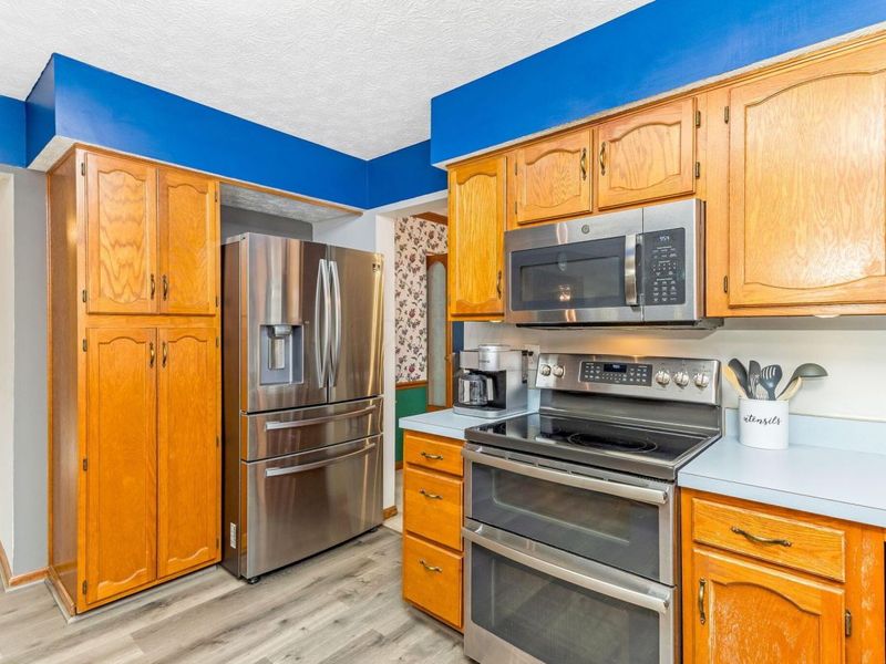 7921 Chetenham Drive, Westerville, OH 43081 Photo 11