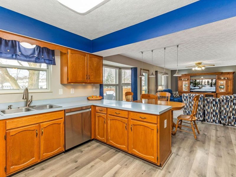 7921 Chetenham Drive, Westerville, OH 43081 Photo 13