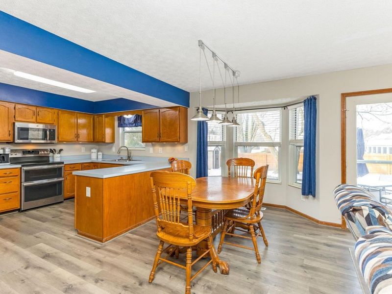 7921 Chetenham Drive, Westerville, OH 43081 Photo 14