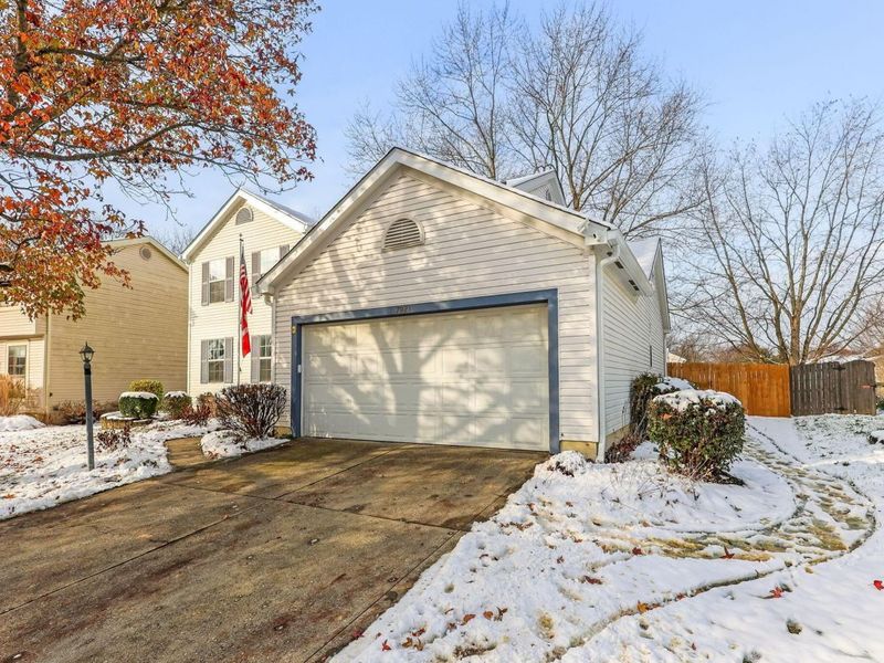 7921 Chetenham Drive, Westerville, OH 43081 Photo 3