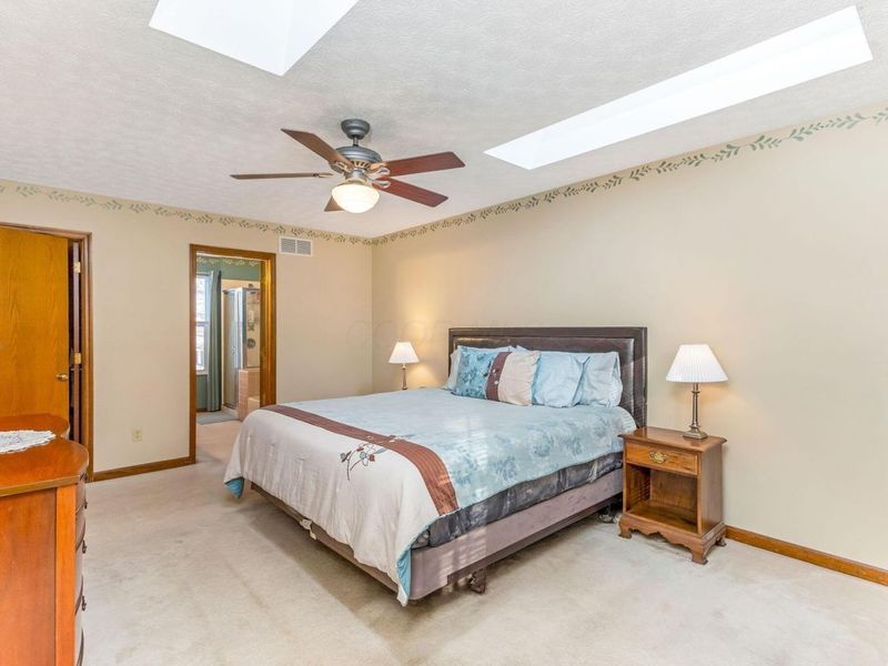 7921 Chetenham Drive, Westerville, OH 43081 Photo 32