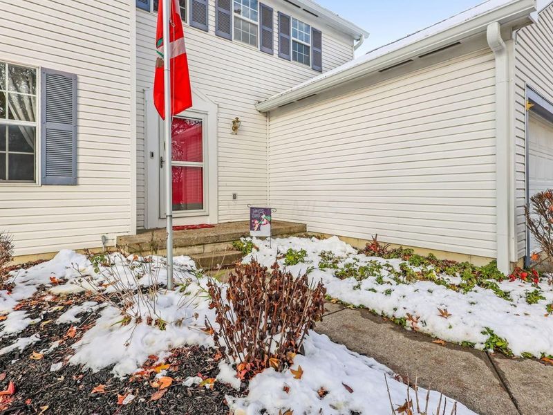 7921 Chetenham Drive, Westerville, OH 43081 Photo 5