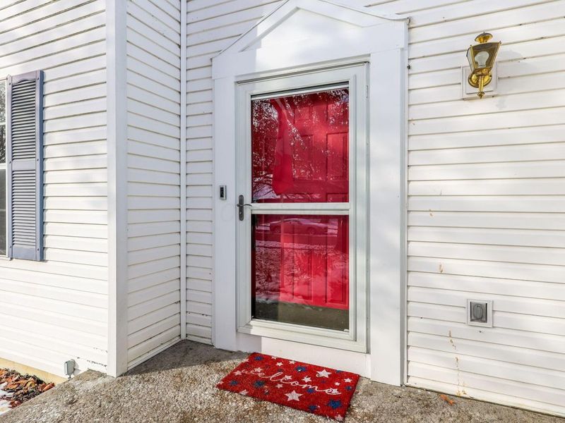 7921 Chetenham Drive, Westerville, OH 43081 Photo 6