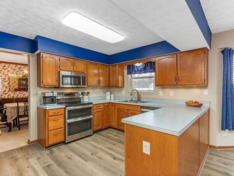 7921 Chetenham Drive, Westerville, OH 43081 Photo 8