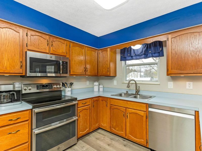 7921 Chetenham Drive, Westerville, OH 43081 Photo 9