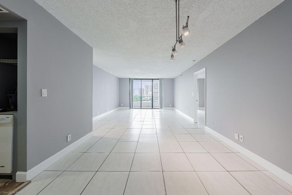 3300 NE 192 Street, Unit 1108, Aventura, FL 33180 Photo