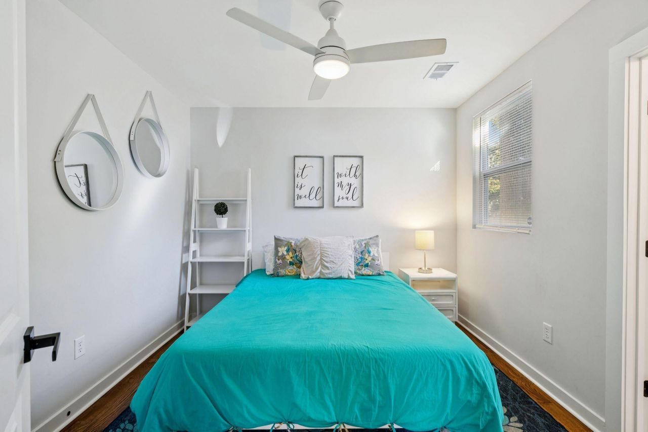 2384 Cambridge Avenue Photo 17