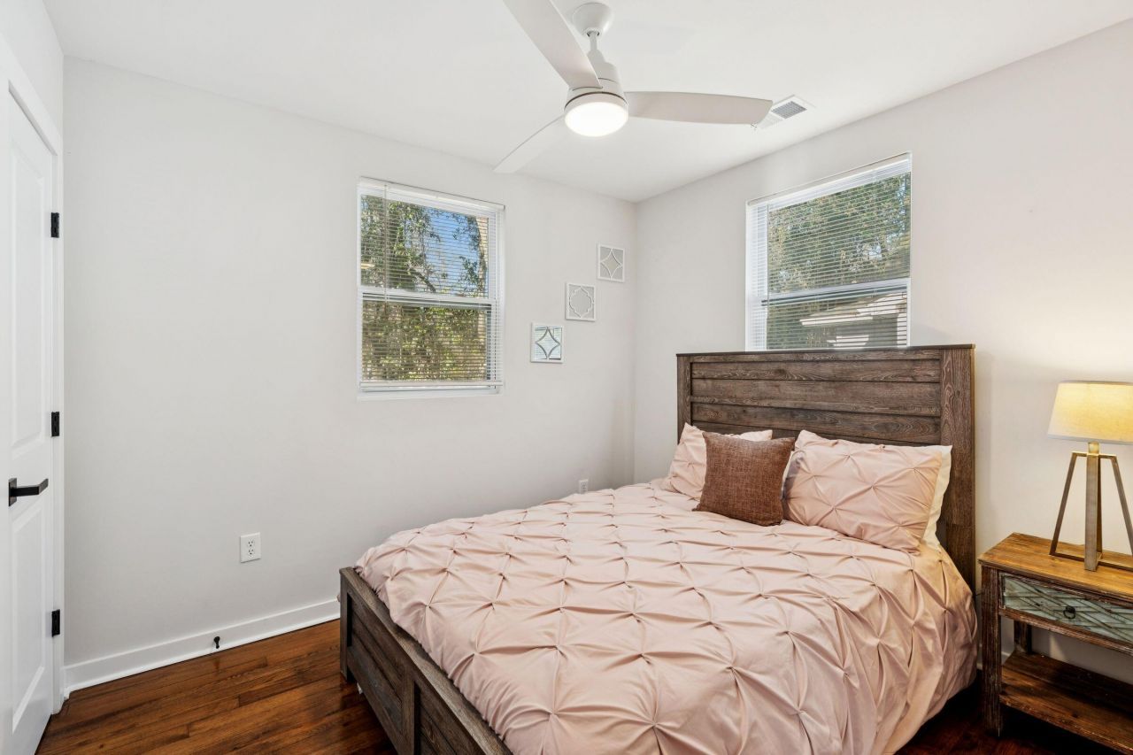 2384 Cambridge Avenue Photo 23