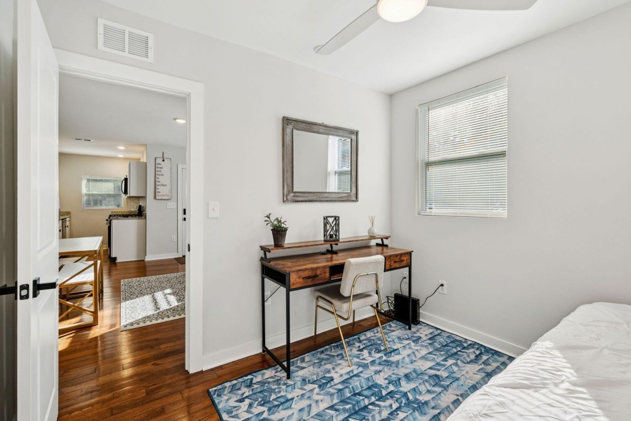 2384 Cambridge Avenue Photo 26