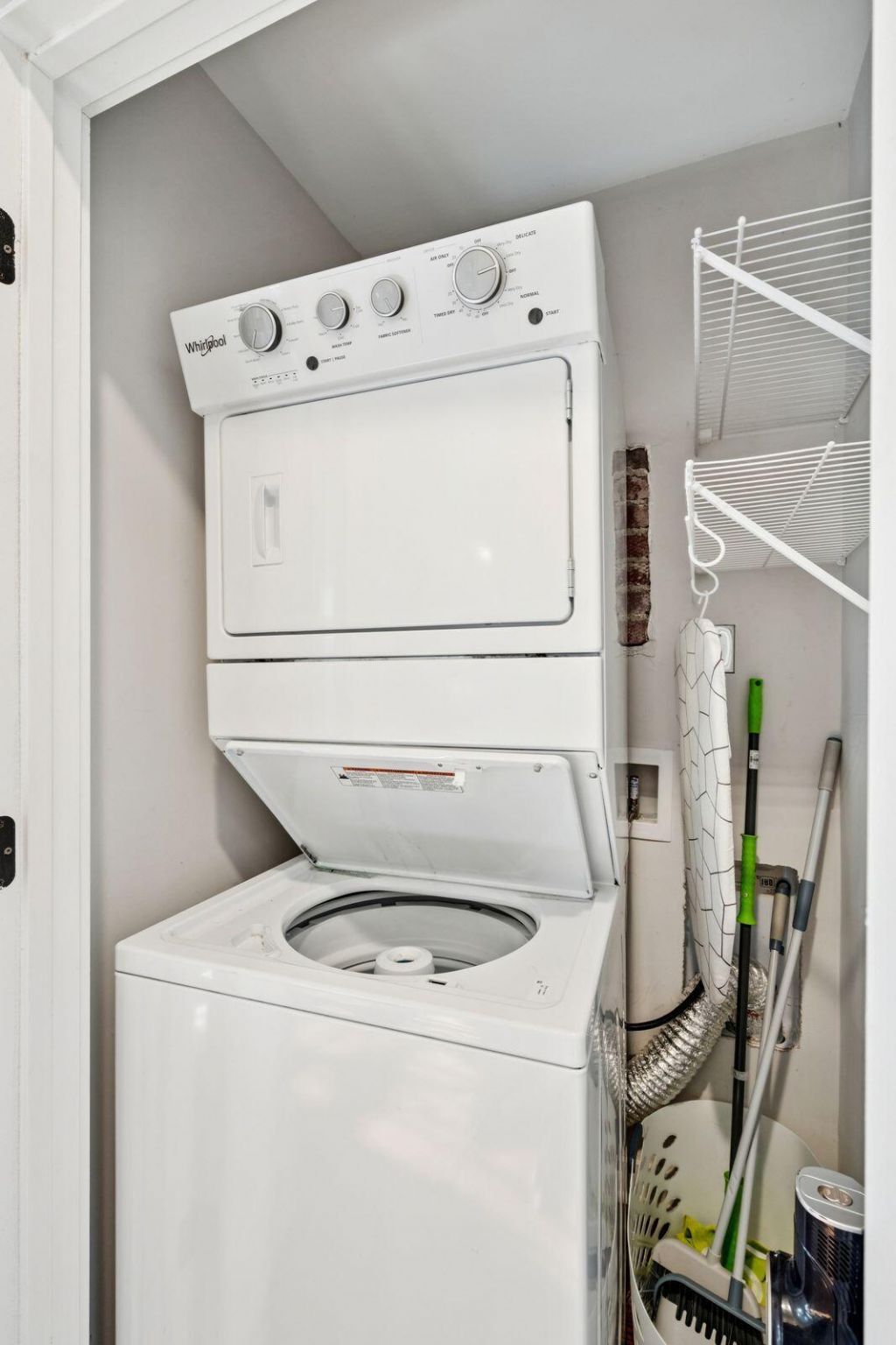 2384 Cambridge Avenue Photo 28