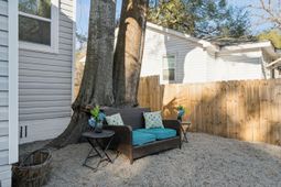 2384 Cambridge Avenue photo 4