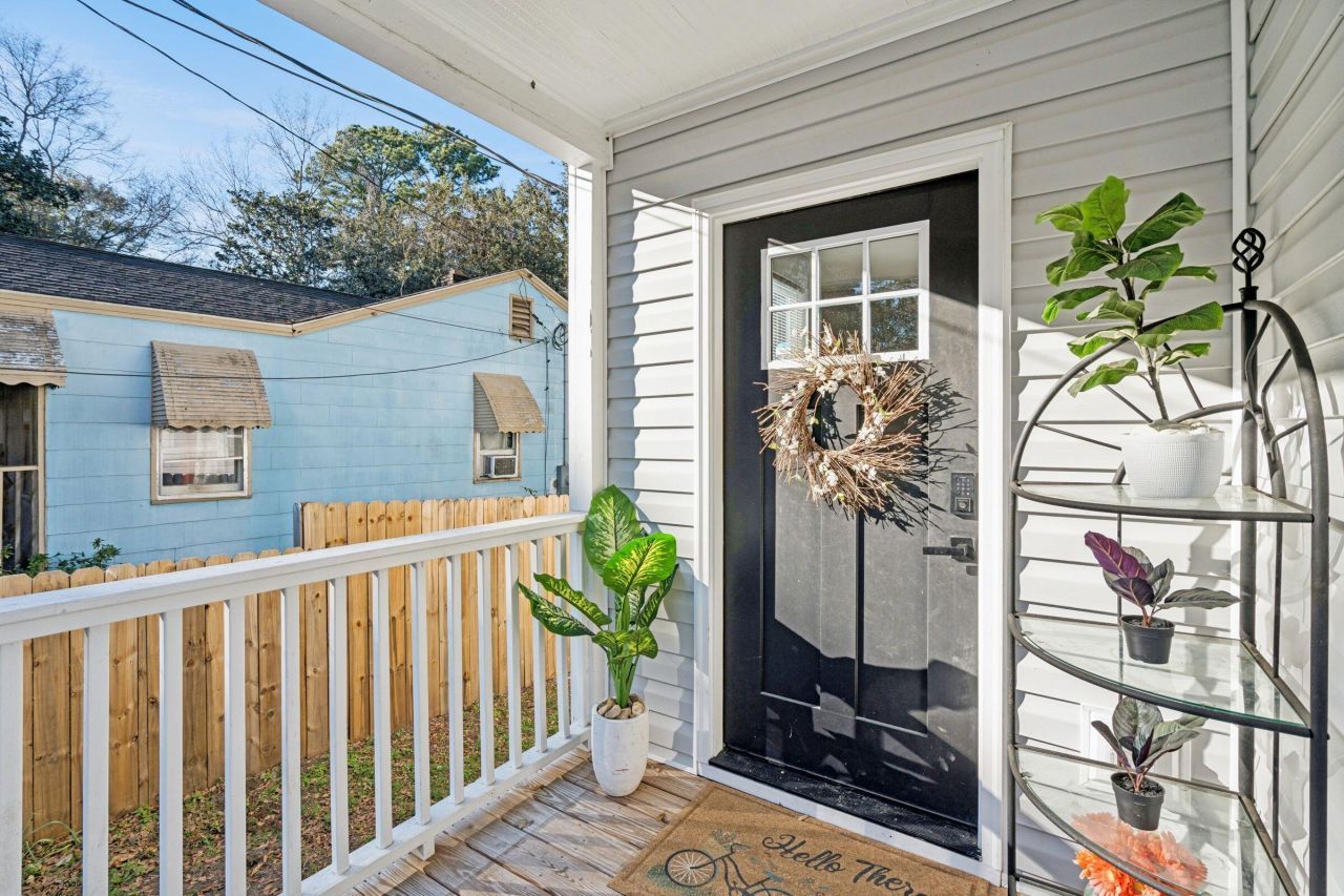 2384 Cambridge Avenue Photo 7