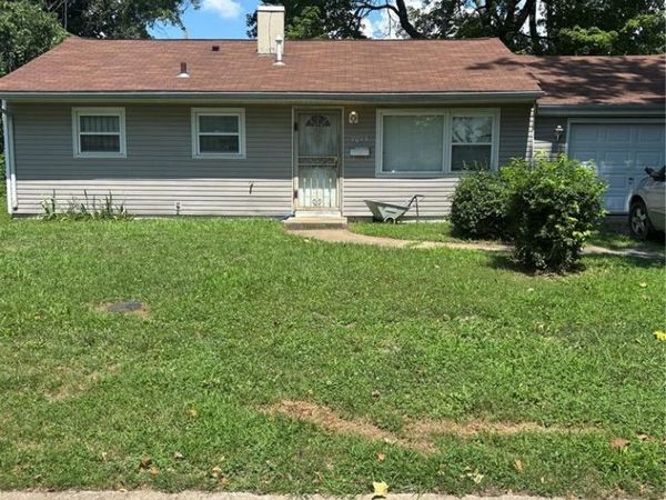7013 Edna St, East St Louis, IL 62203