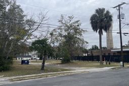 00 E Washington Street photo 4