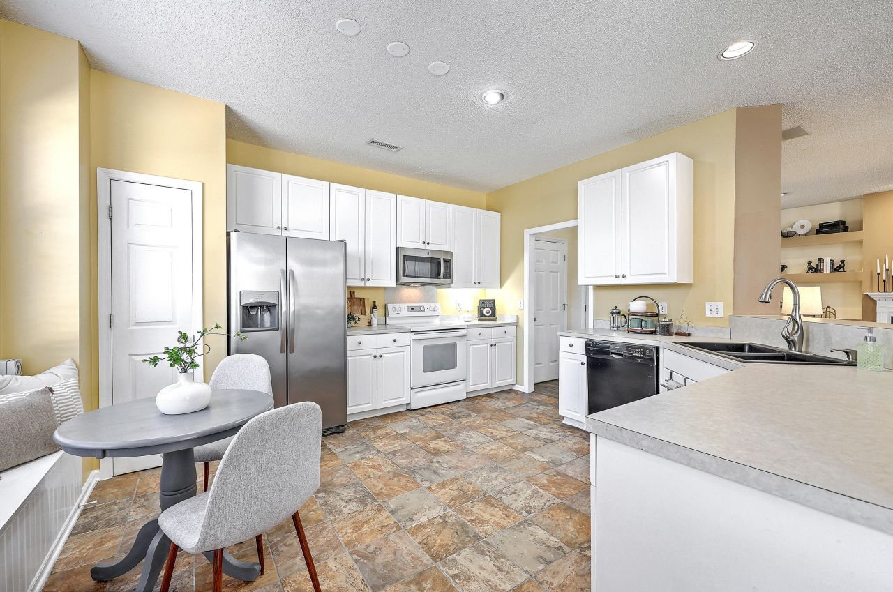 4104 Meadow Trace Court Photo 17