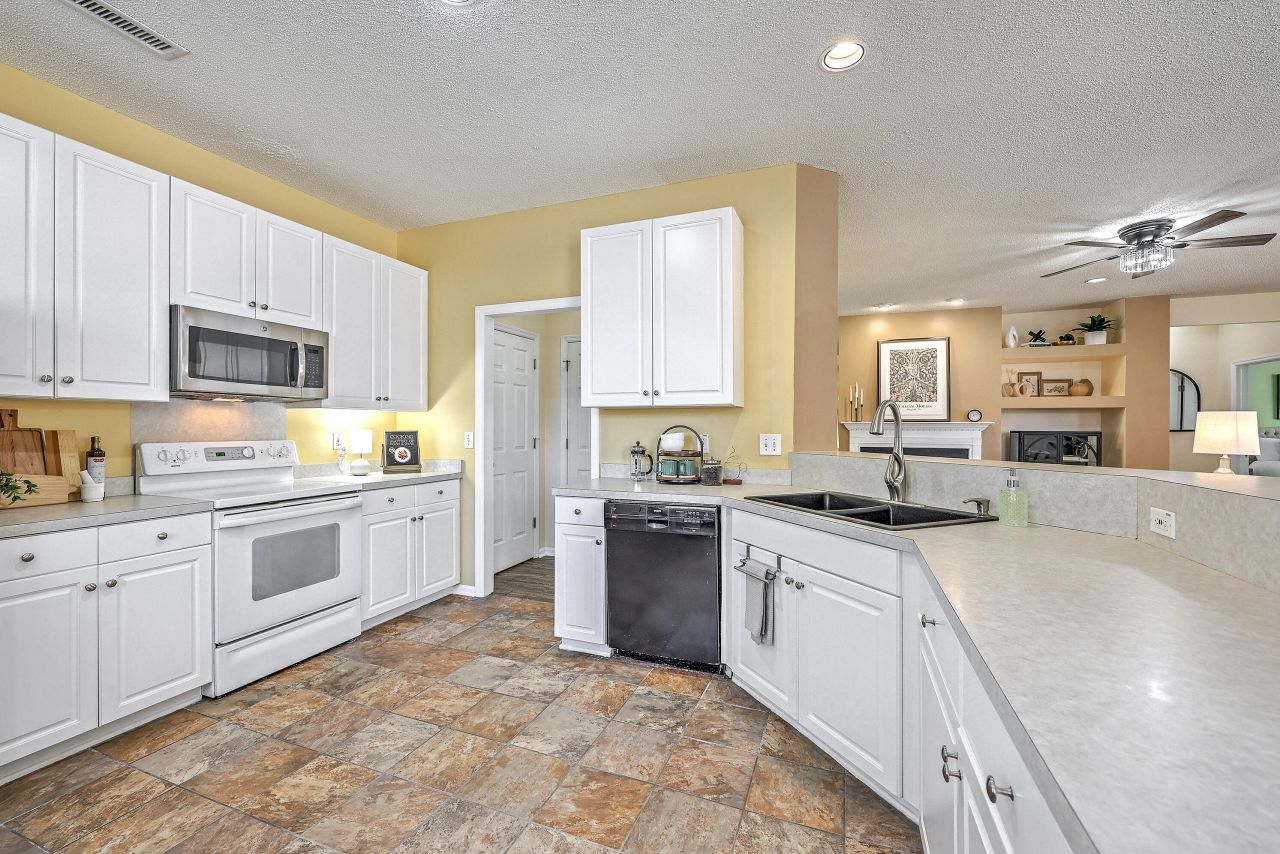 4104 Meadow Trace Court Photo 18