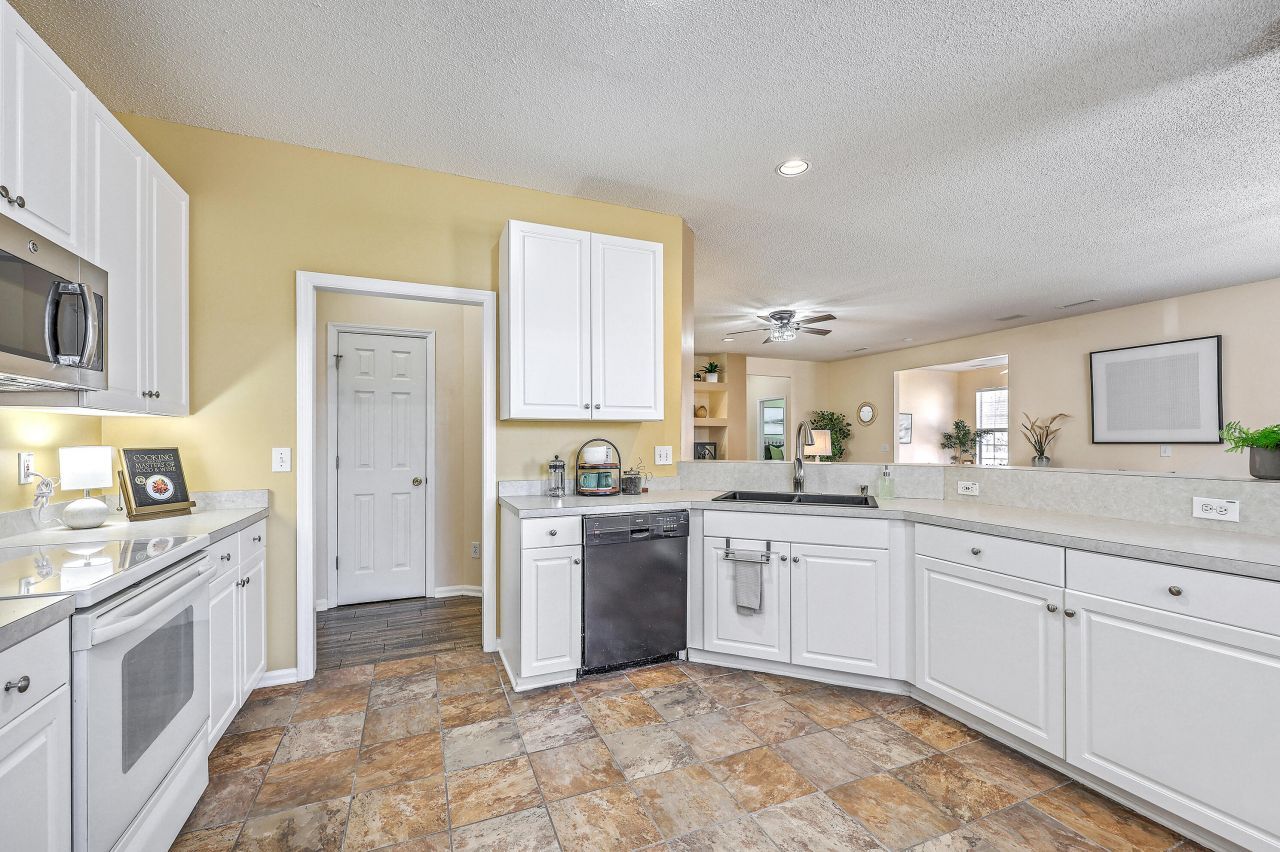 4104 Meadow Trace Court Photo 19