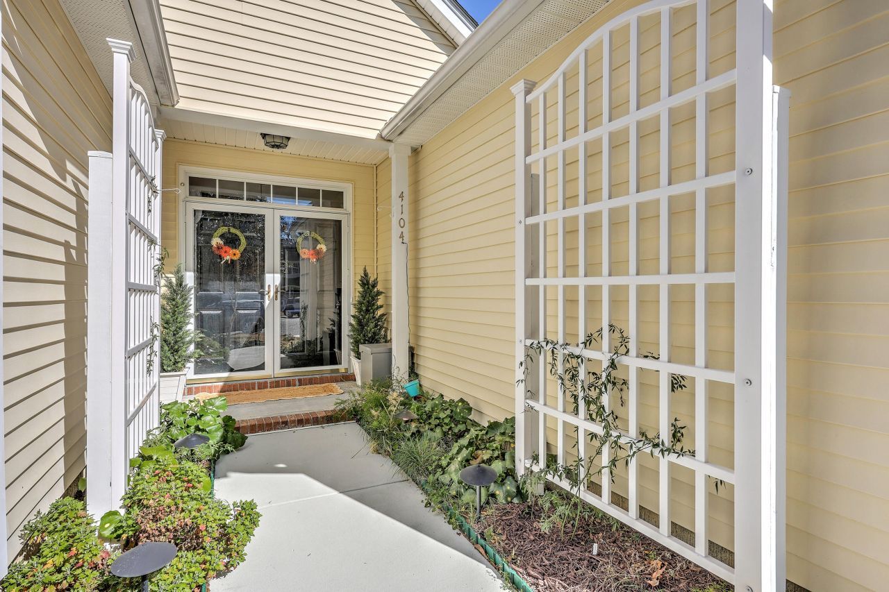 4104 Meadow Trace Court Photo 8