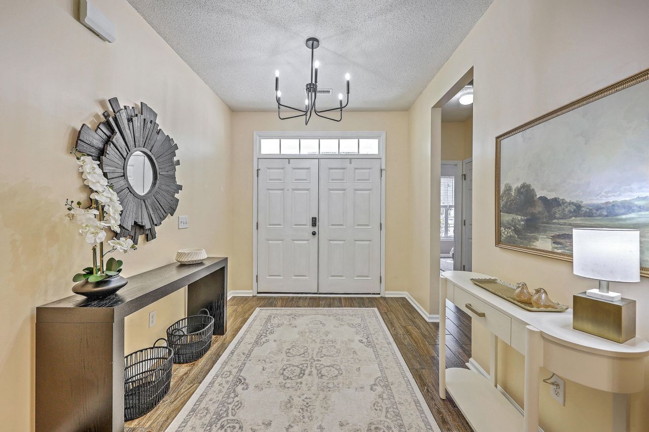 4104 Meadow Trace Court Photo 9