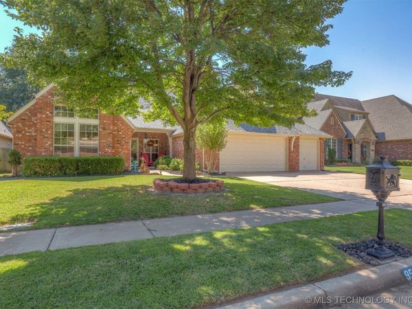 9528 E 117th Street S, Bixby, OK 74008