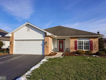 562 BLOSSOM TRAIL, MOUNT JOY, PA 17552