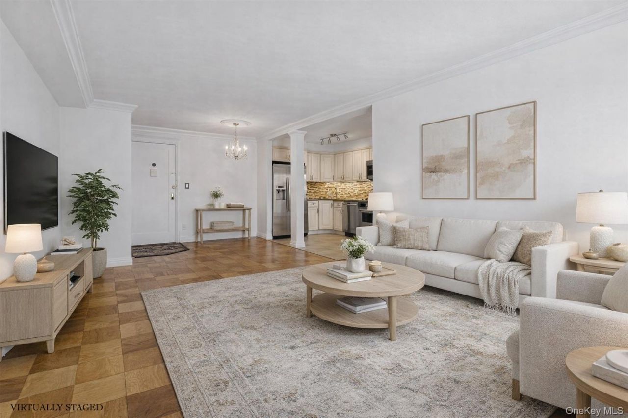 157 Hempstead Avenue, Unit B20, Lynbrook, NY 11563 Main Photo