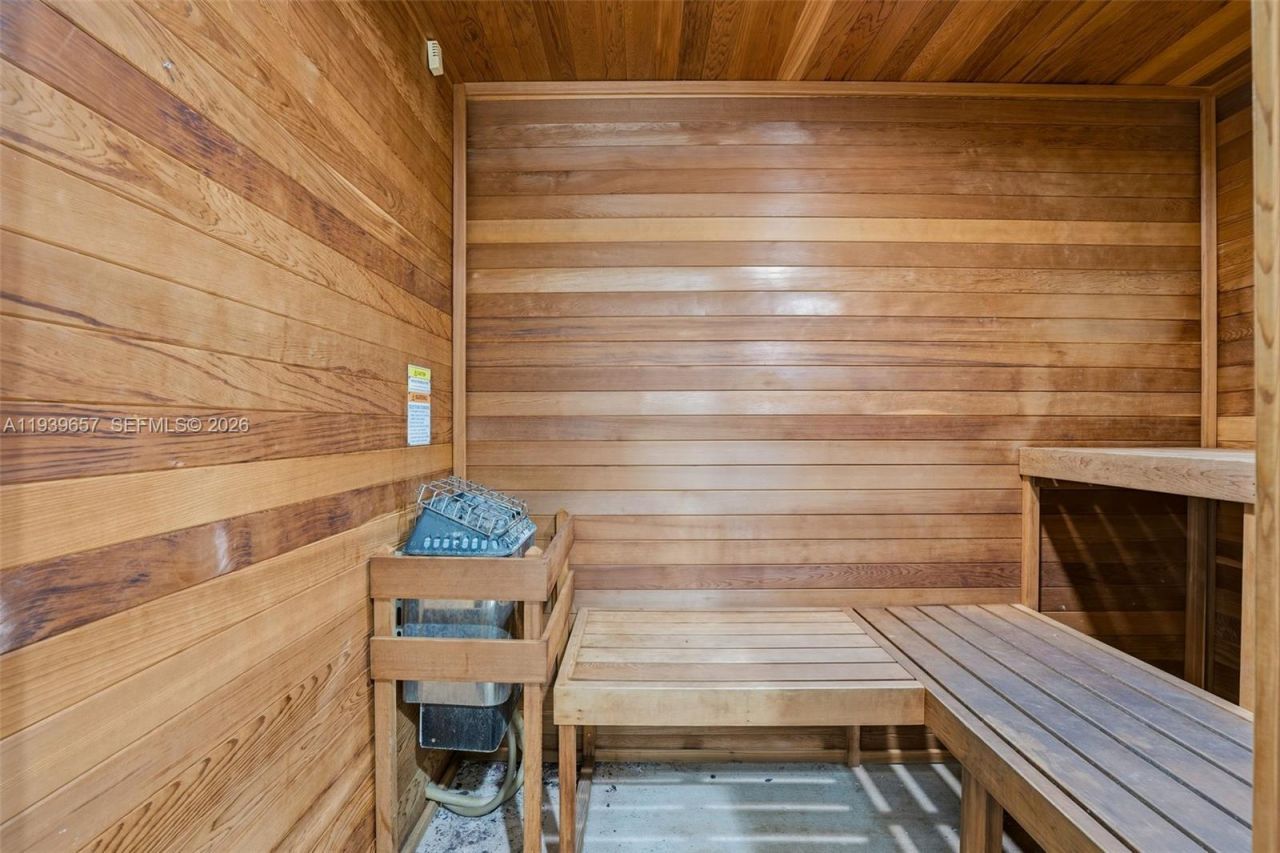 6580 Indian Creek Dr, Unit 304, Miami Beach, FL 33141 Photo