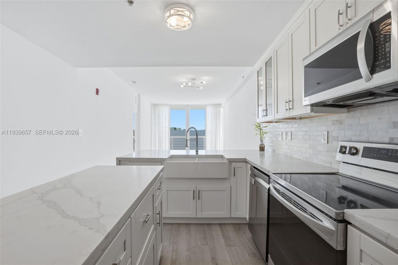 6580 Indian Creek Dr, Unit 304, Miami Beach, FL 33141 Photo