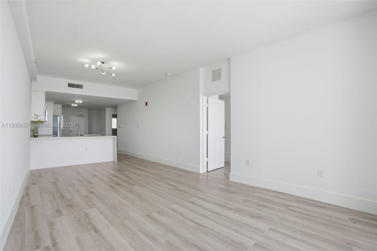 6580 Indian Creek Dr, Unit 304, Miami Beach, FL 33141 Photo