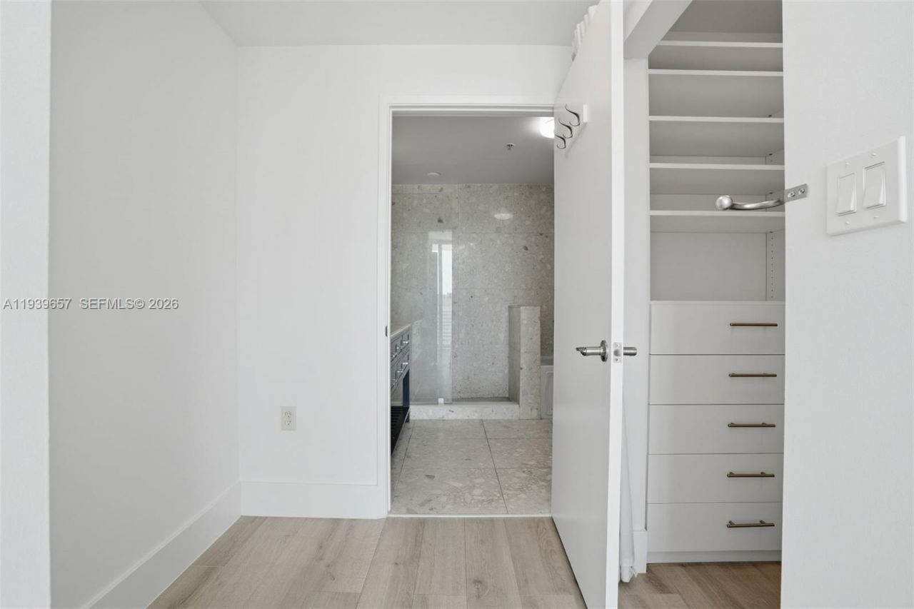 6580 Indian Creek Dr, Unit 304, Miami Beach, FL 33141 Photo