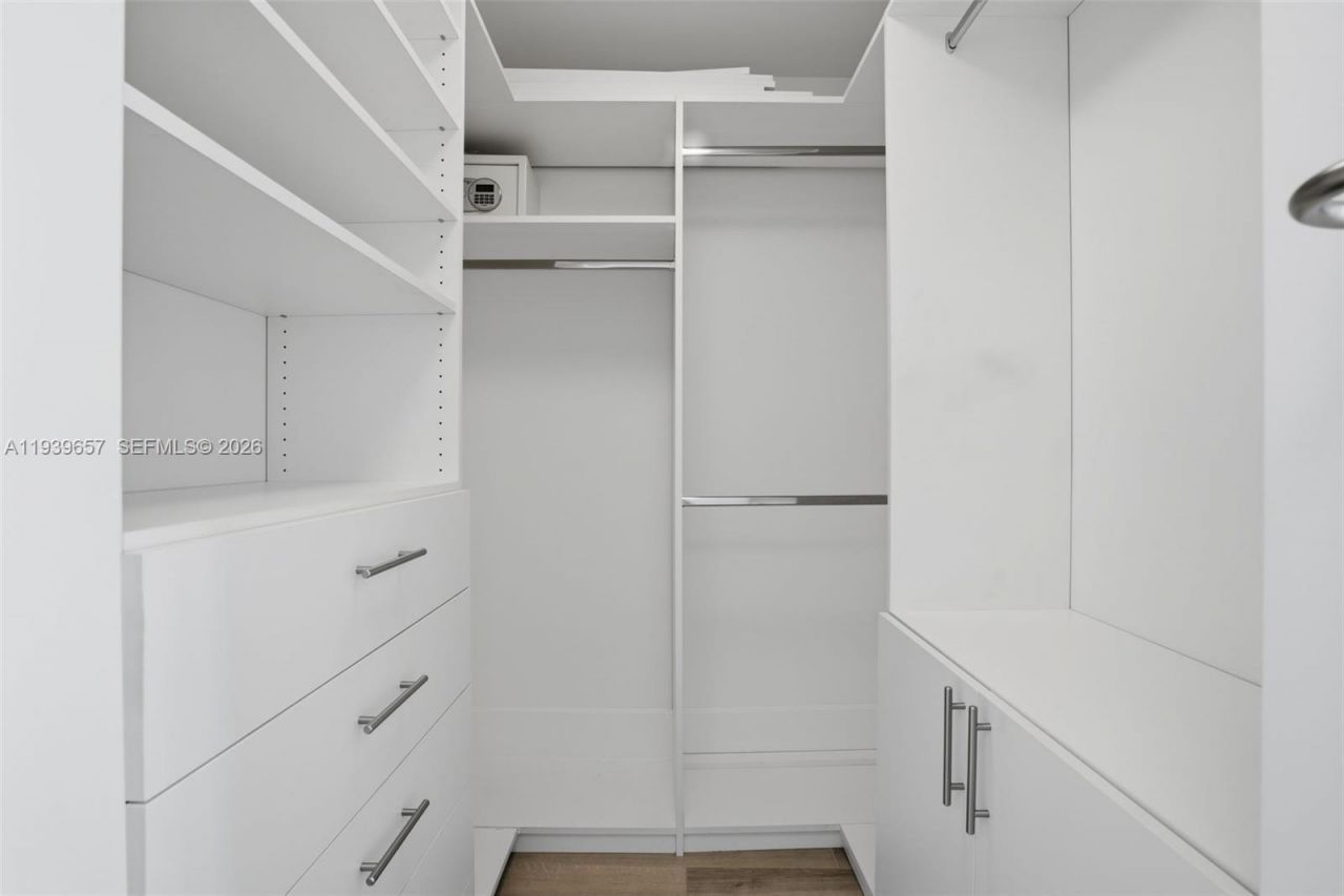 6580 Indian Creek Dr, Unit 304, Miami Beach, FL 33141 Photo