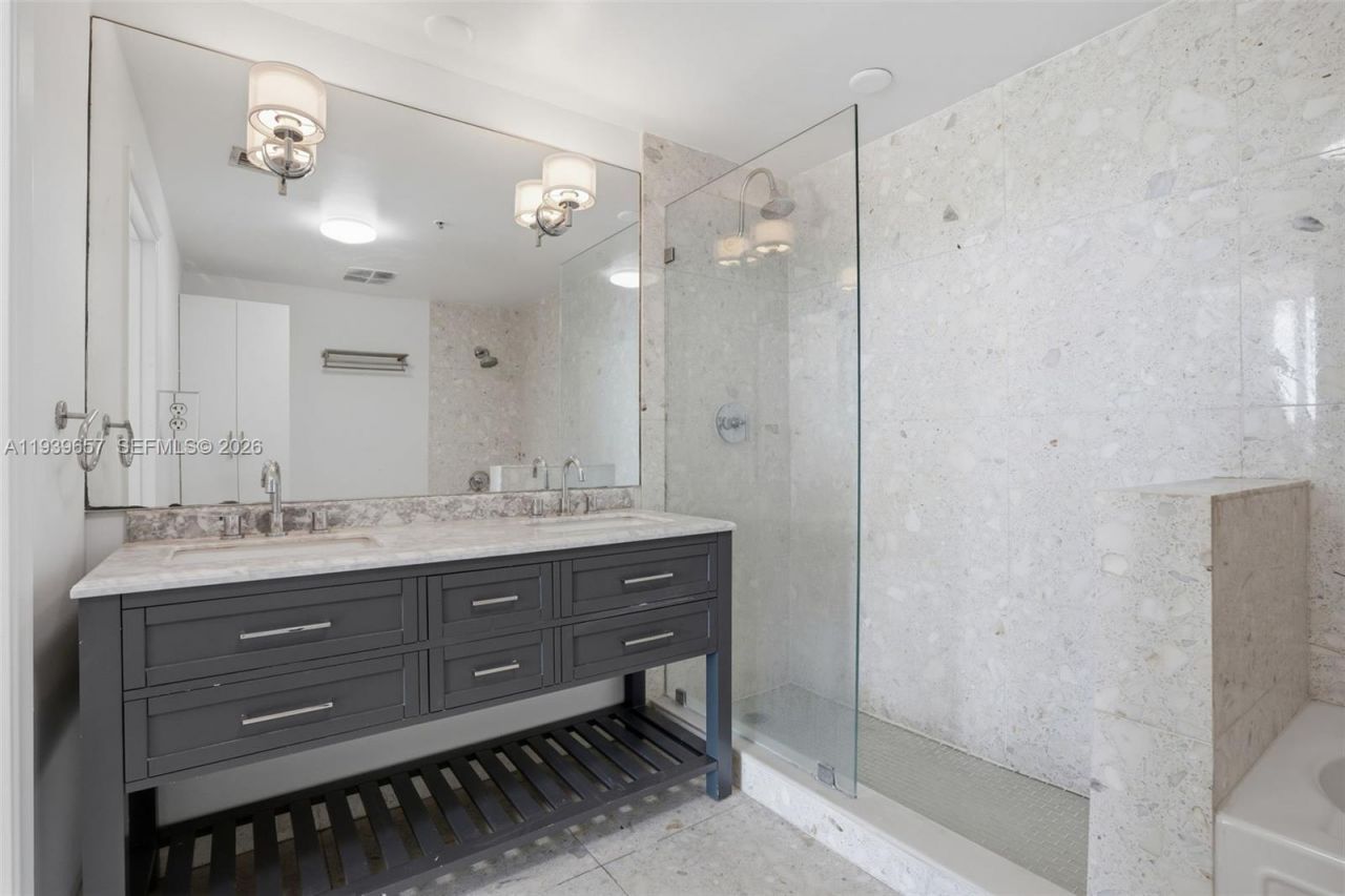 6580 Indian Creek Dr, Unit 304, Miami Beach, FL 33141 Photo