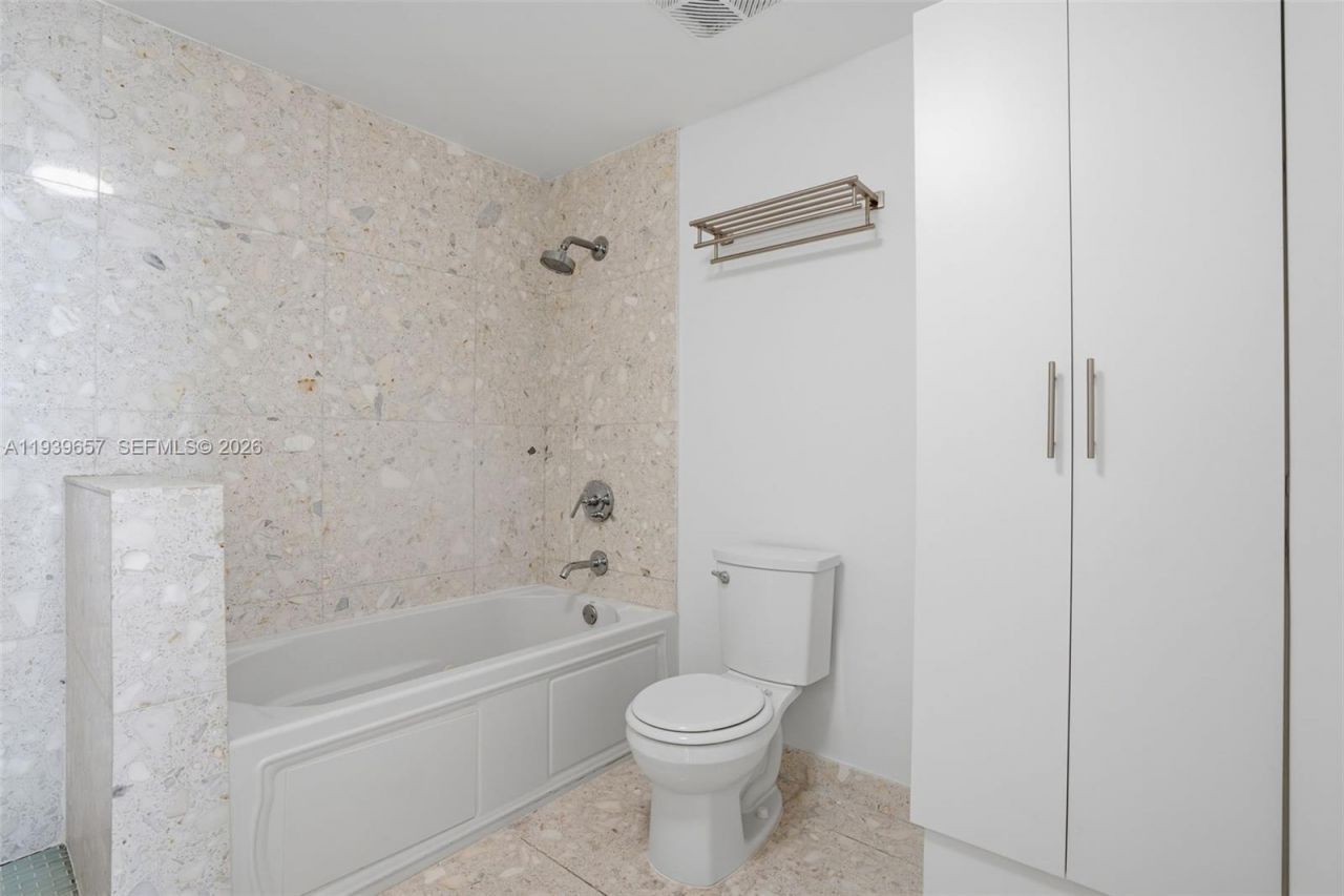 6580 Indian Creek Dr, Unit 304, Miami Beach, FL 33141 Photo