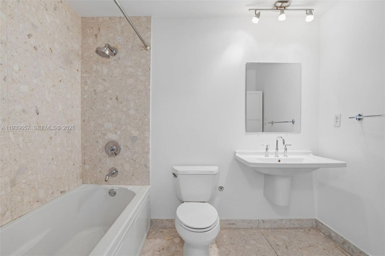 6580 Indian Creek Dr, Unit 304, Miami Beach, FL 33141 Photo