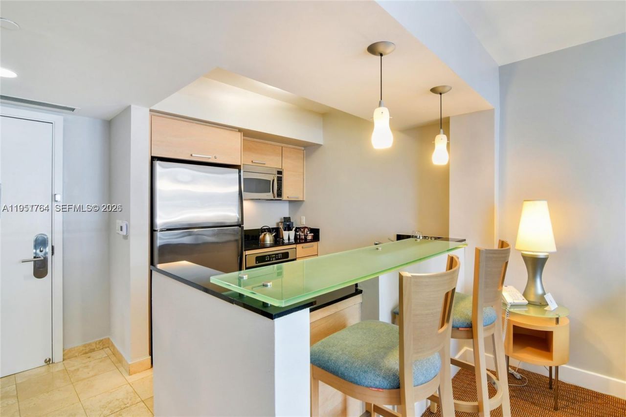 18683 Collins Ave , Unit 1110, Sunny Isles Beach, FL 33160 Photo