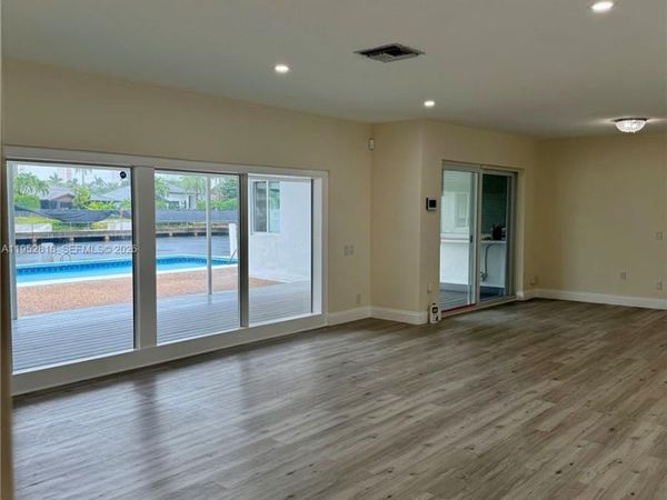 16453 NE 33rd Ave, Unit 1, North Miami Beach, FL 33160