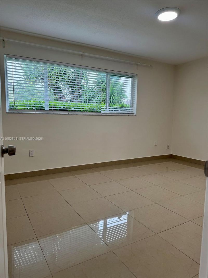 16453 NE 33rd Ave, Unit 1, North Miami Beach, FL 33160 Photo