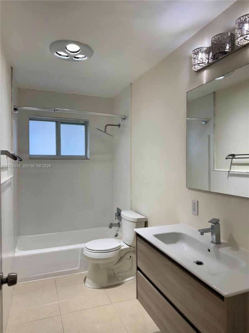 16453 NE 33rd Ave, Unit 1, North Miami Beach, FL 33160 Photo