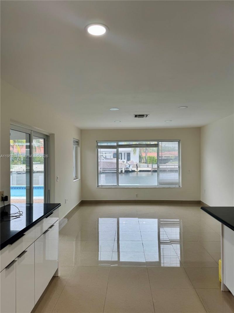 16453 NE 33rd Ave, Unit 1, North Miami Beach, FL 33160 Photo