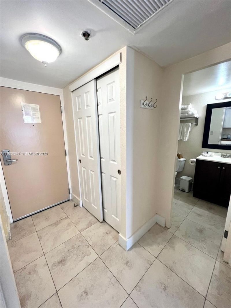 19201 Collins Ave , Unit 1102, Sunny Isles Beach, FL 33160 Photo