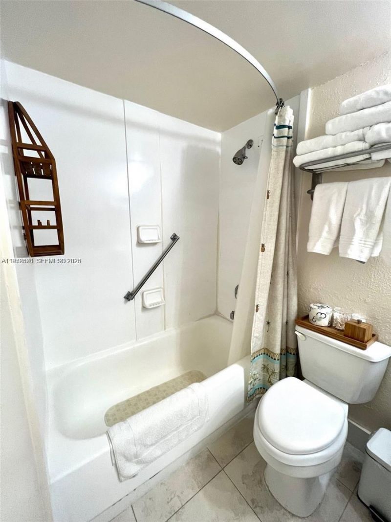 19201 Collins Ave , Unit 1102, Sunny Isles Beach, FL 33160 Photo